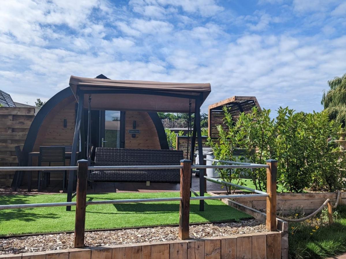 Peacock Lake Glamping Villa Nottingham Oda fotoğraf